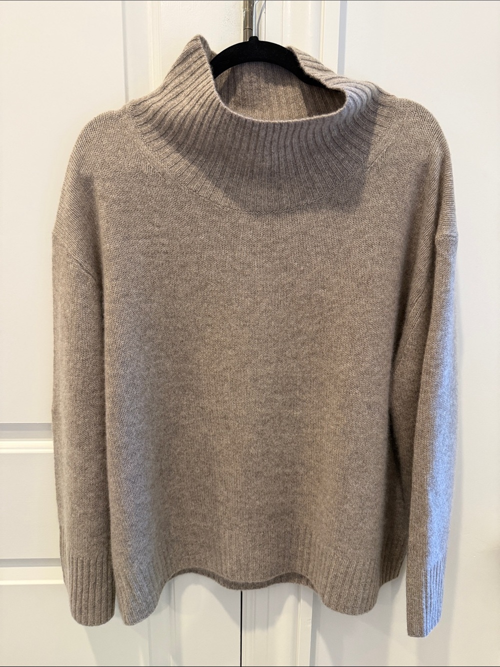 Banana Republic Oversized Cashmere Turtleneck Sweater in Heather Mink Size XL